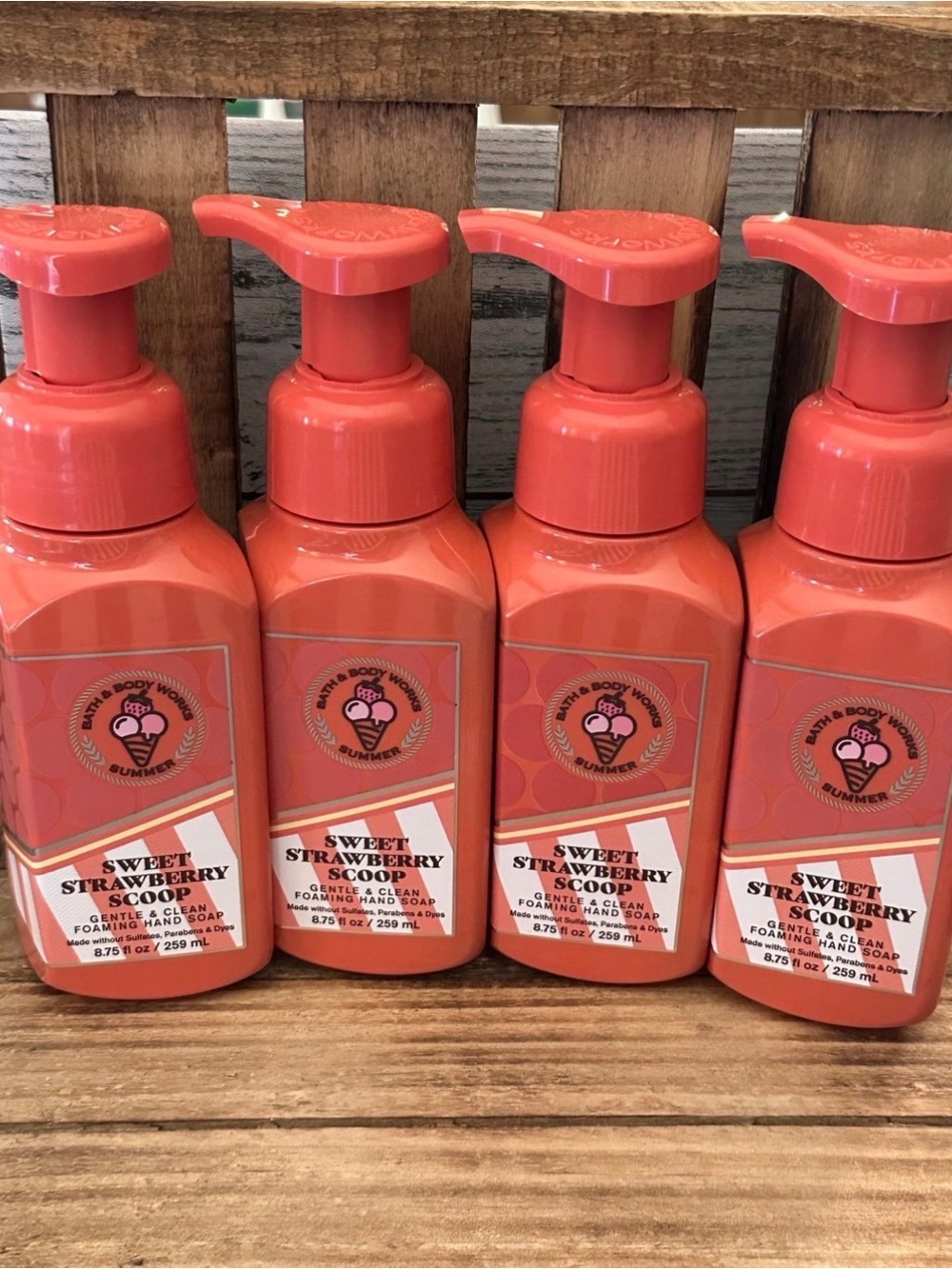 Bath & Body Works SWEET STRAWBERRY SCOOP Gentle Foaming Hand Soap Set X4 Lot HTF